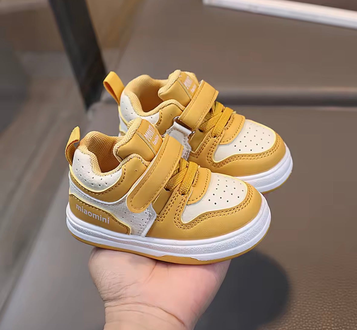Zapatillas deportivas infantiles